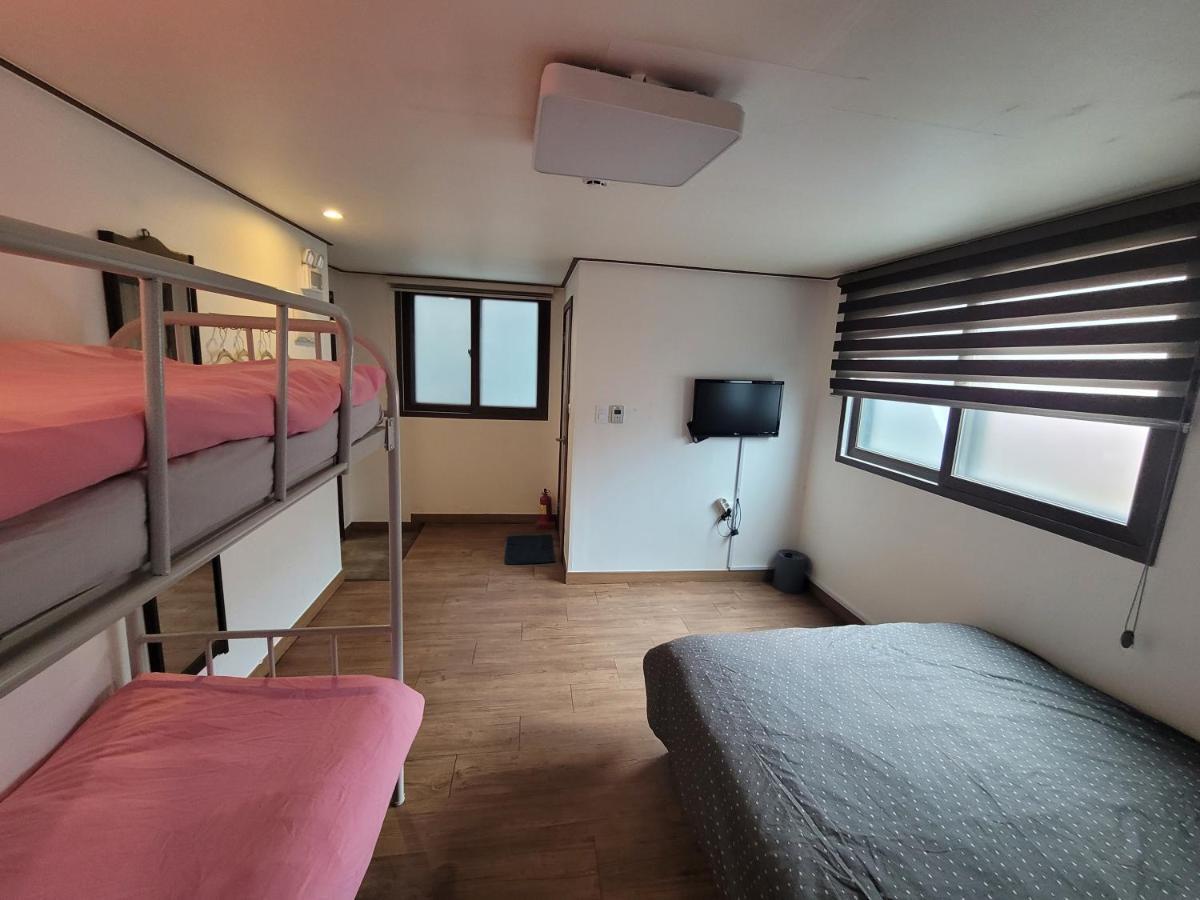 Olive Hostel Myeongdong Seoul Exteriör bild