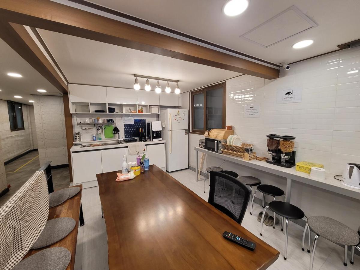 Olive Hostel Myeongdong Seoul Exteriör bild